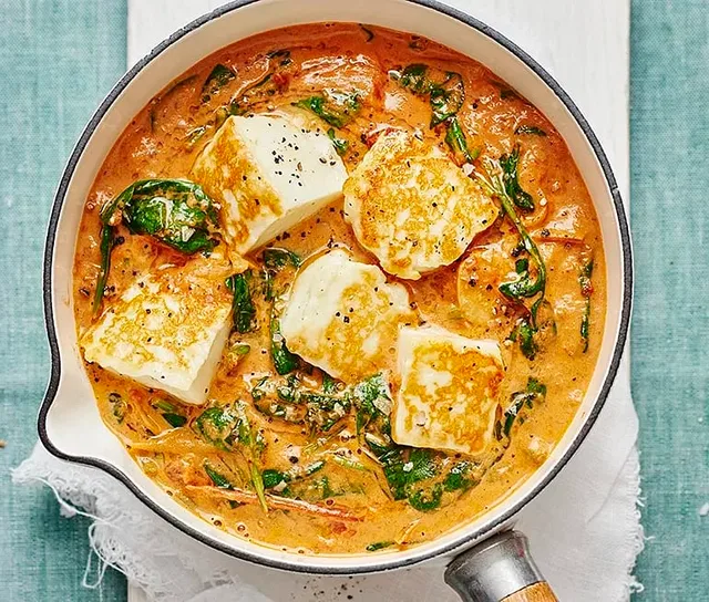 Tomatig palak halloumi